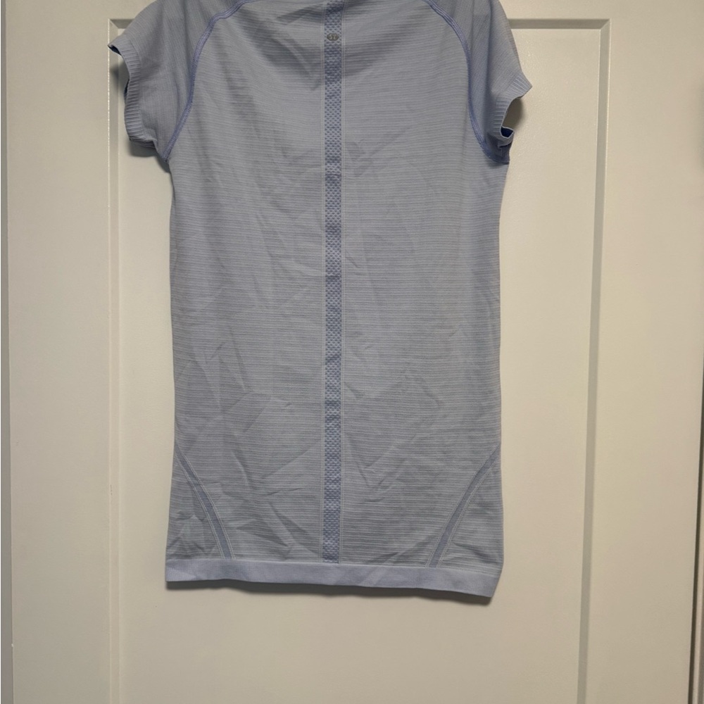 Lululemon Swiftly Tech Short Sleeve Crew Blue/Violet Size 8 - Picture 2 of 3